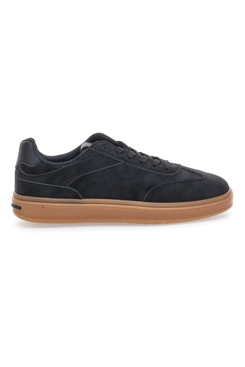 Sneakers nere con suola a contrasto Max Dillan GB2042 [NERO]