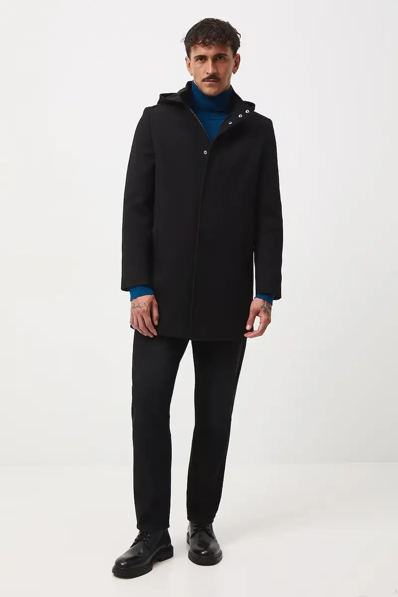 cappotto uomo colore nero