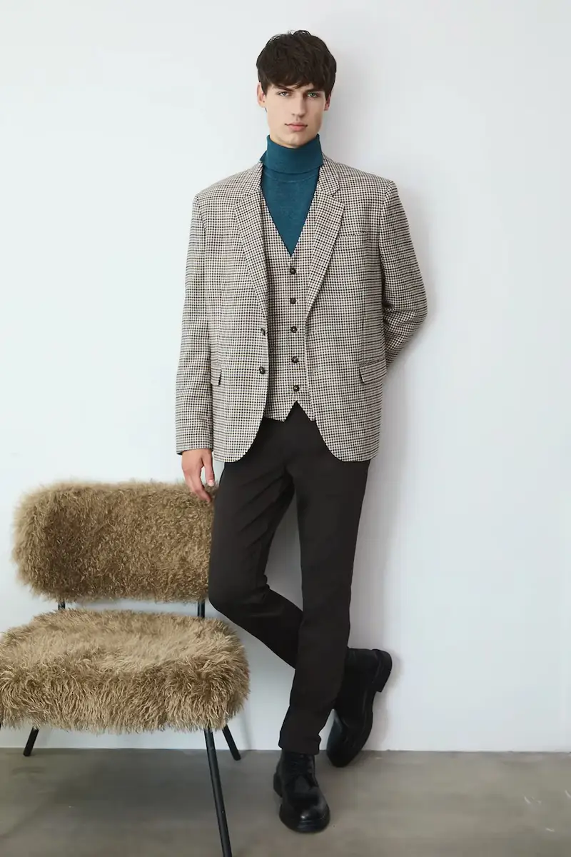 Medicine Giacca marrone slim fit con spalline imbottite