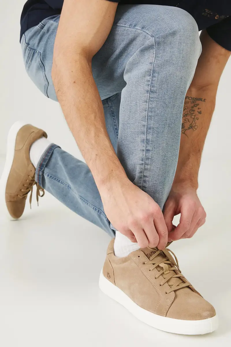 sneakers in camoscio uomo colore beige