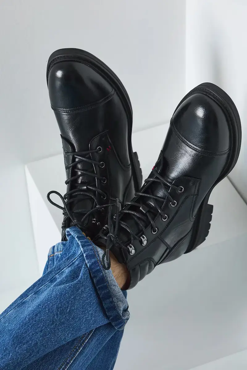 stivali uomo colore nero