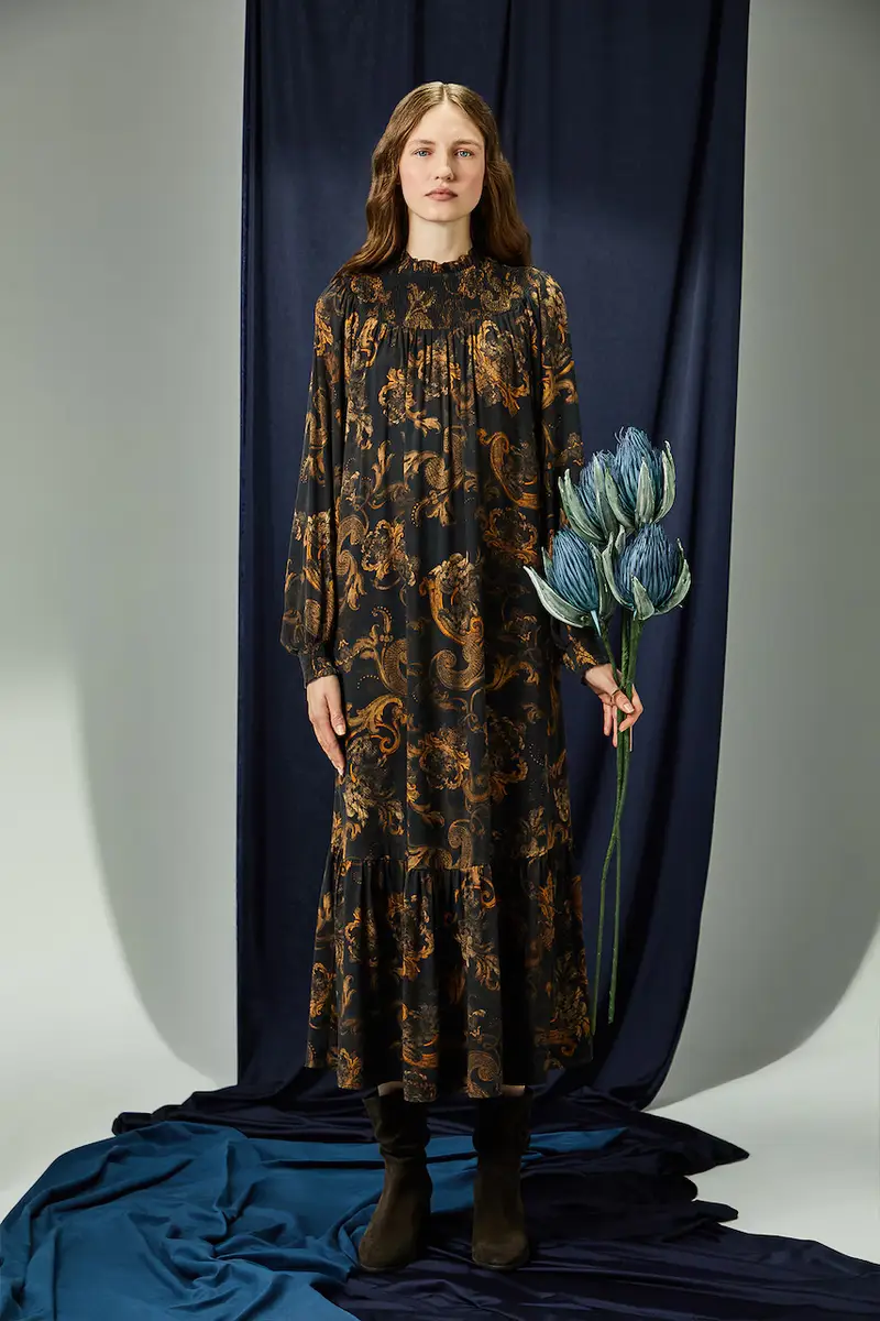 Medicine Maglia nero con dettagli dorati