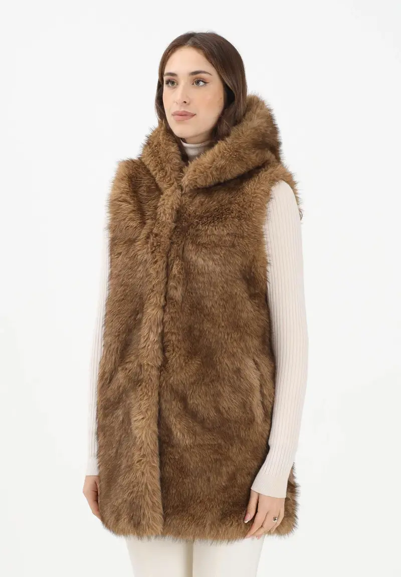 Pelliccia smanicata beige da donna con cappuccio