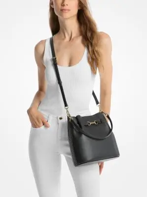 MK Borsa a secchiello convertibile Carson media in pelle martellata - Nero - Michael Kors miniatura 2