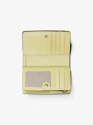 MK Portafoglio Bryant medio in pelle martellata - Giallo - Michael Kors miniatura 2