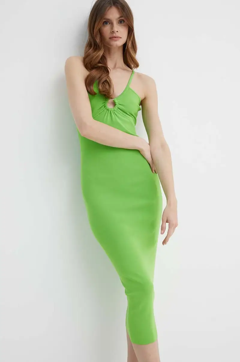 vestito colore verde