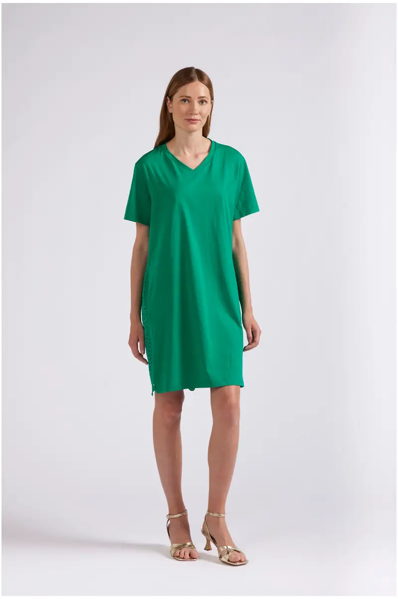 miniabito con dietro in sangallo e scollo a "v" verde