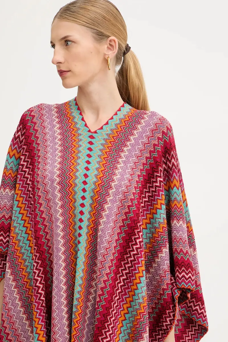 poncho con lana colore rosso POQYWMDA224 miniatura 4