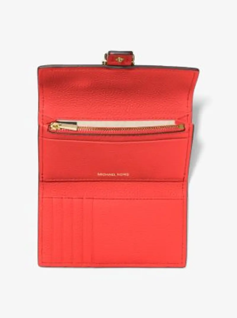 MK Portafoglio Nolita a tre ante medio in pelle martellata - Rosso - Michael Kors miniatura 2