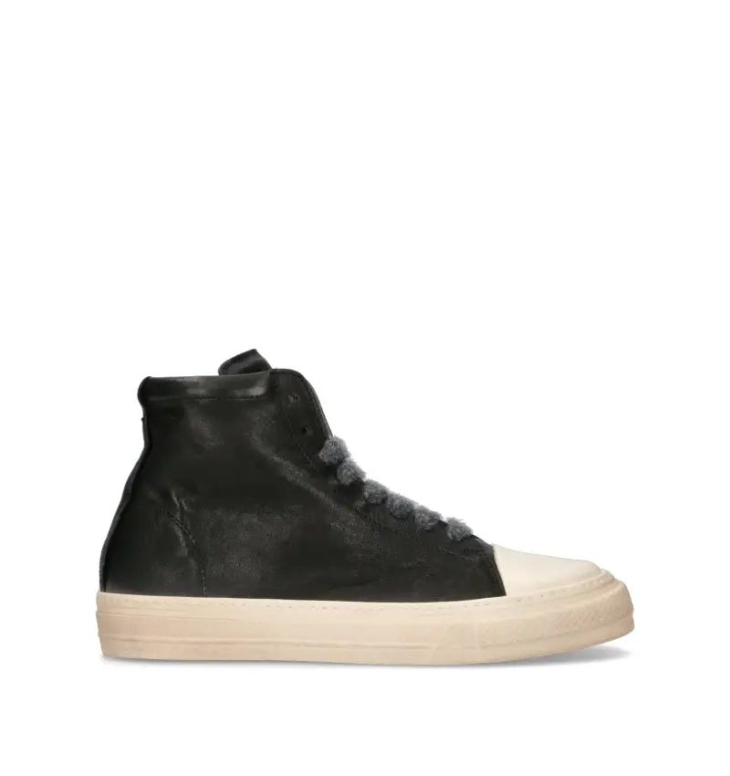 Sneaker uomo nera in pelle Vario
