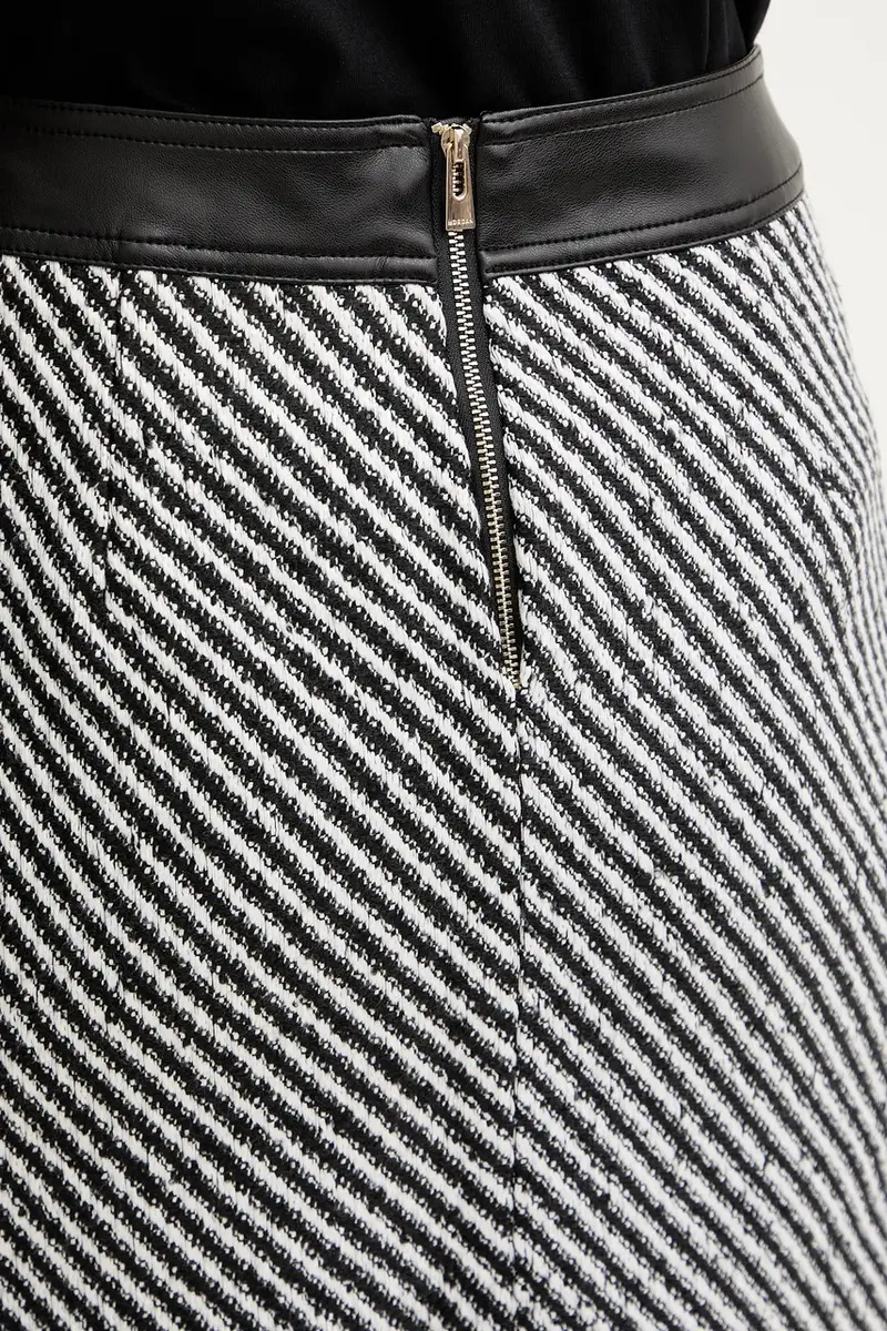 gonna colore nero JEGGO miniatura 4