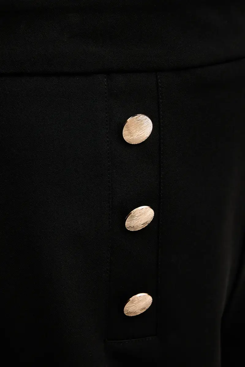 pantaloncini donna colore nero con applicazione SHUSE.F miniatura 4