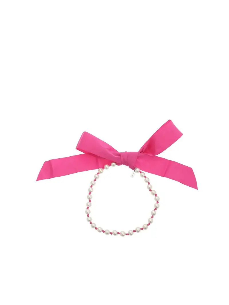 Collana con perle e nastro fucsia