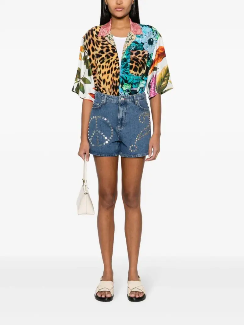Short denim disegni con borchie miniatura 3