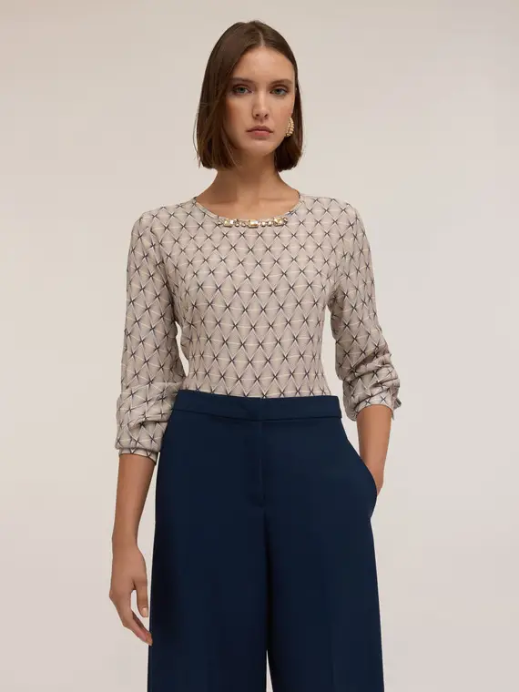 Blusa fantasia geometrica con ricamo di pietre Donna, Grigio miniatura 3