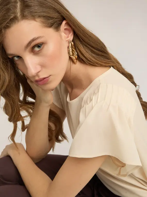 Blusa in crêpe de chine con pieghe Donna, Beige