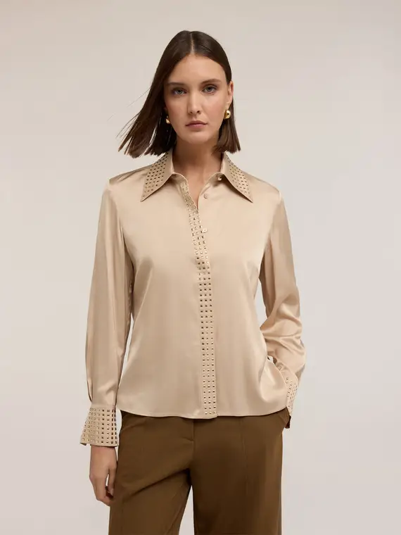 Camicia in raso con borchie Donna, Beige