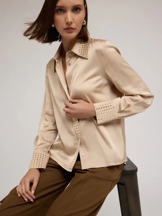 Camicia in raso con borchie Donna, Beige miniatura 3
