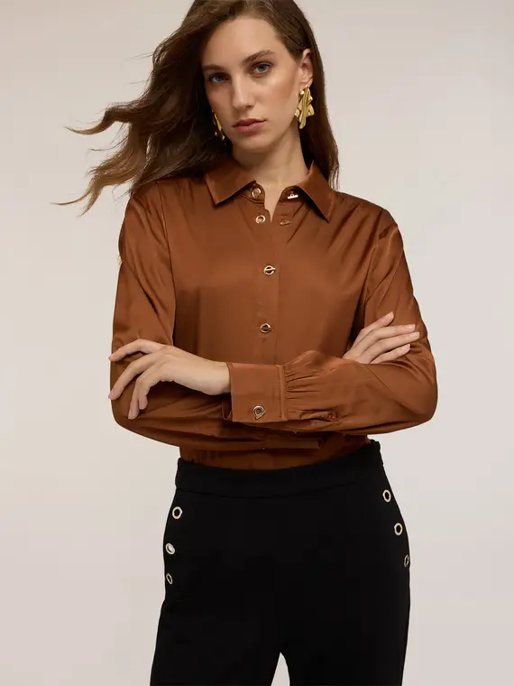 Camicia in raso con occhielli Donna, Marrone