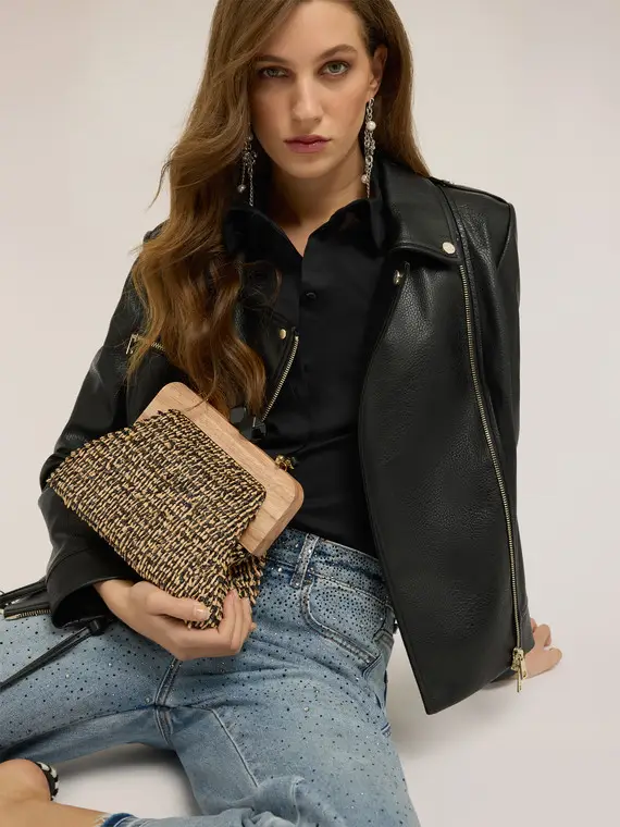 Clutch in rafia intrecciata con chiusura in legno Donna, Beige