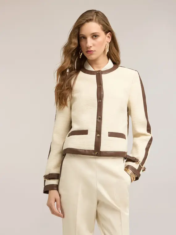 Giacca in bouclé con profili a contrasto Donna, Beige