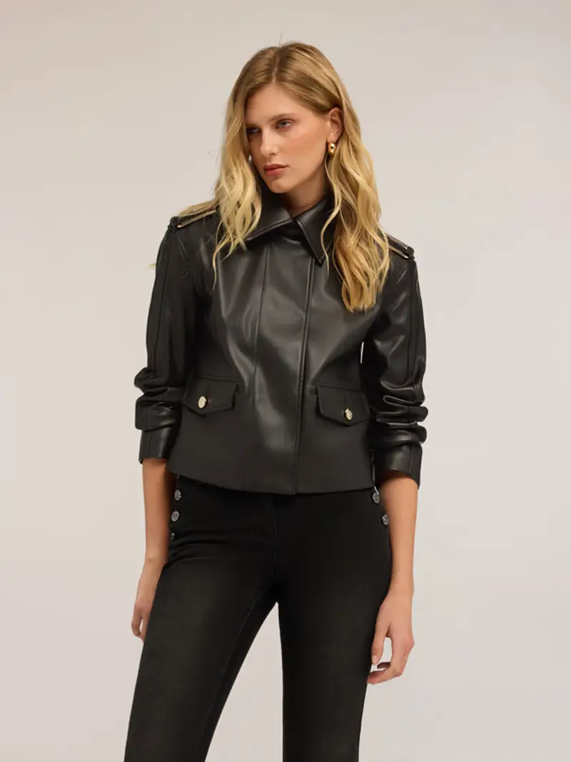 Giubbotto con fibbie sulle spalle Donna, Nero