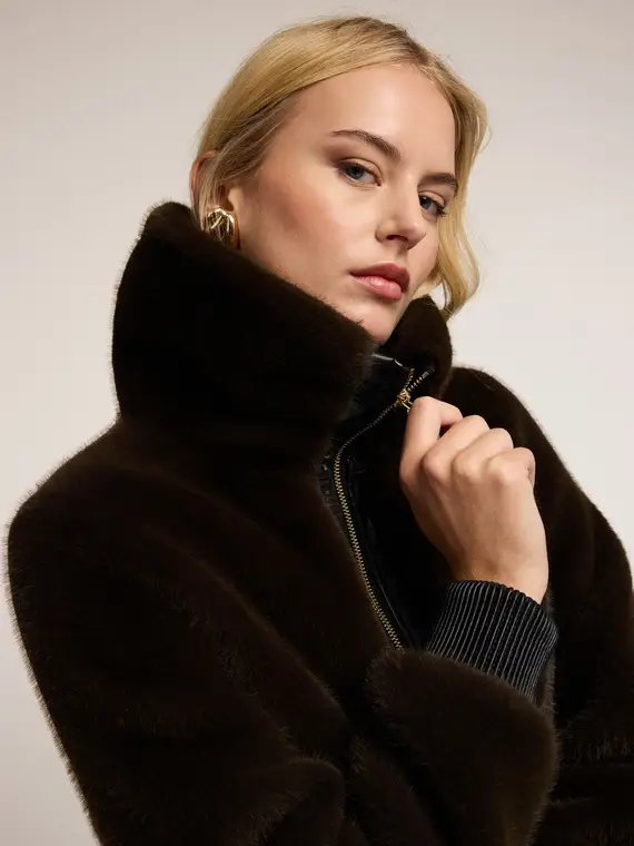 Giubbotto effetto peluche con cappuccio Donna, Verde militare miniatura 3