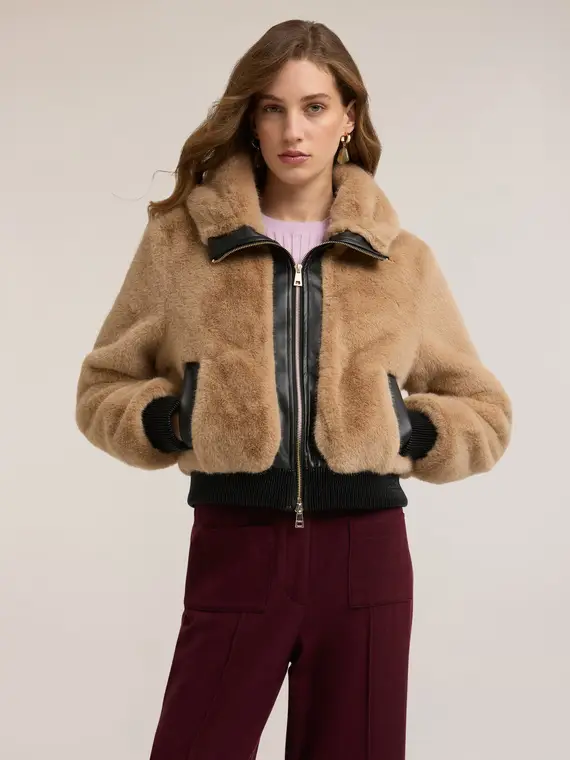 Giubbotto effetto peluche con inserti Donna, Beige