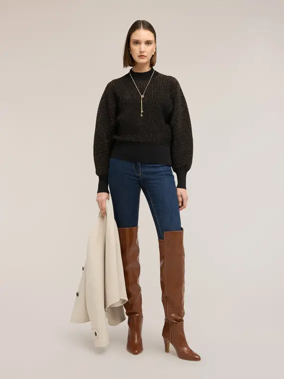 Maglia dolcevita a coste in filato laminato Donna, Marrone