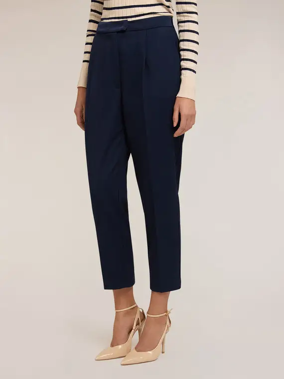 Pantaloni carrot con cintura in raso Donna, Blu