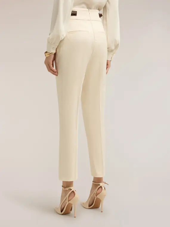 Pantaloni regular con motivo fibbie laterali Donna, Beige miniatura 2