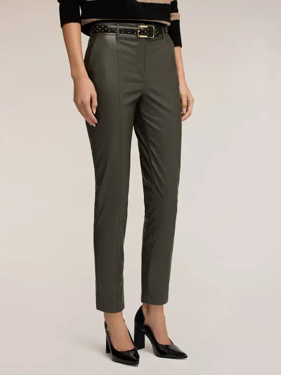 Pantaloni slim fit in tessuto spalmato Donna, Verde militare miniatura 3