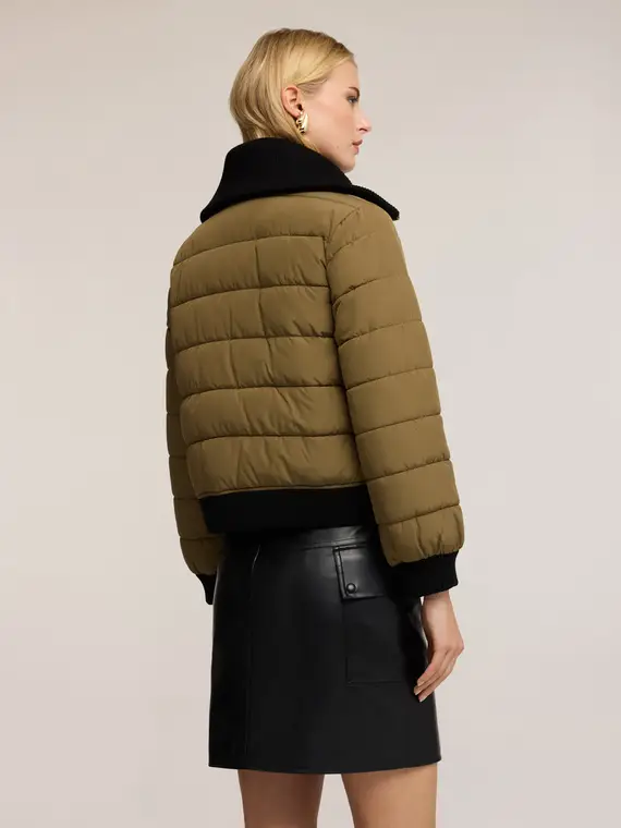 Piumino trapuntato con alamari Donna, Verde militare miniatura 2