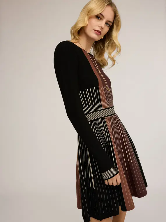 Vestito flare in maglia a righe Donna, Nero