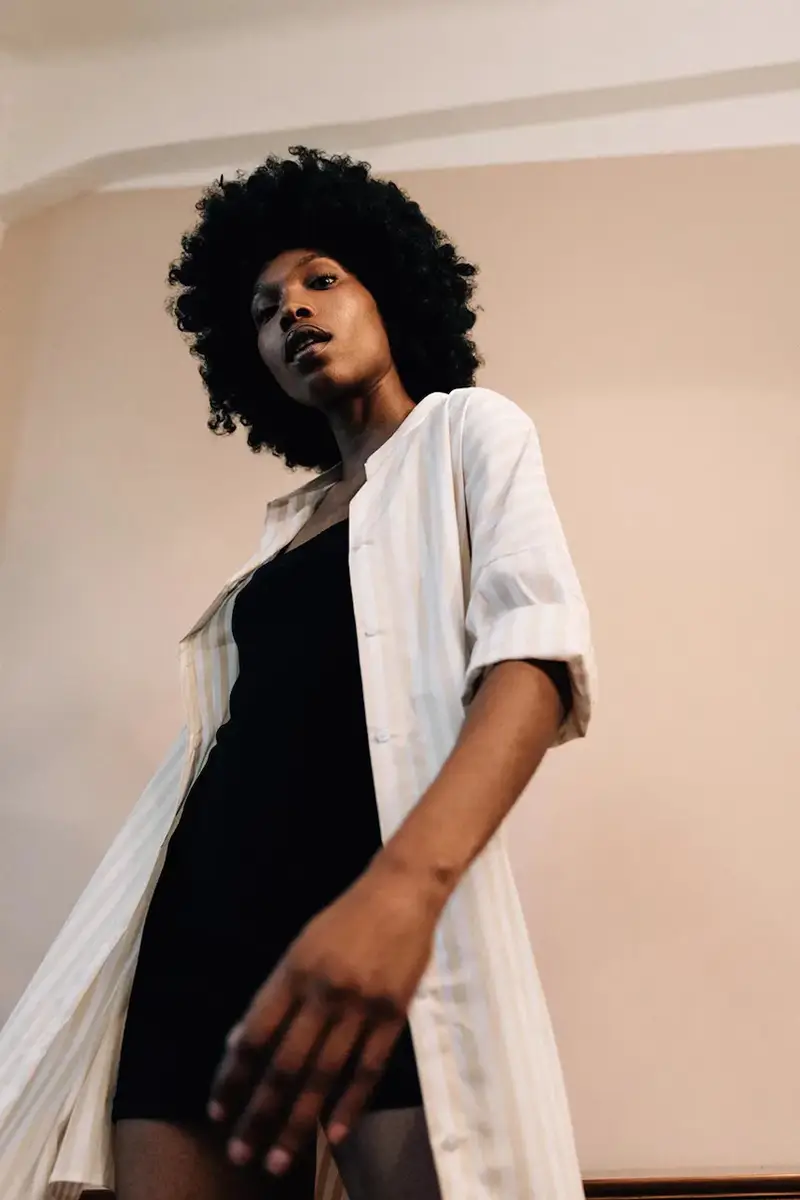 . vestito colore beige