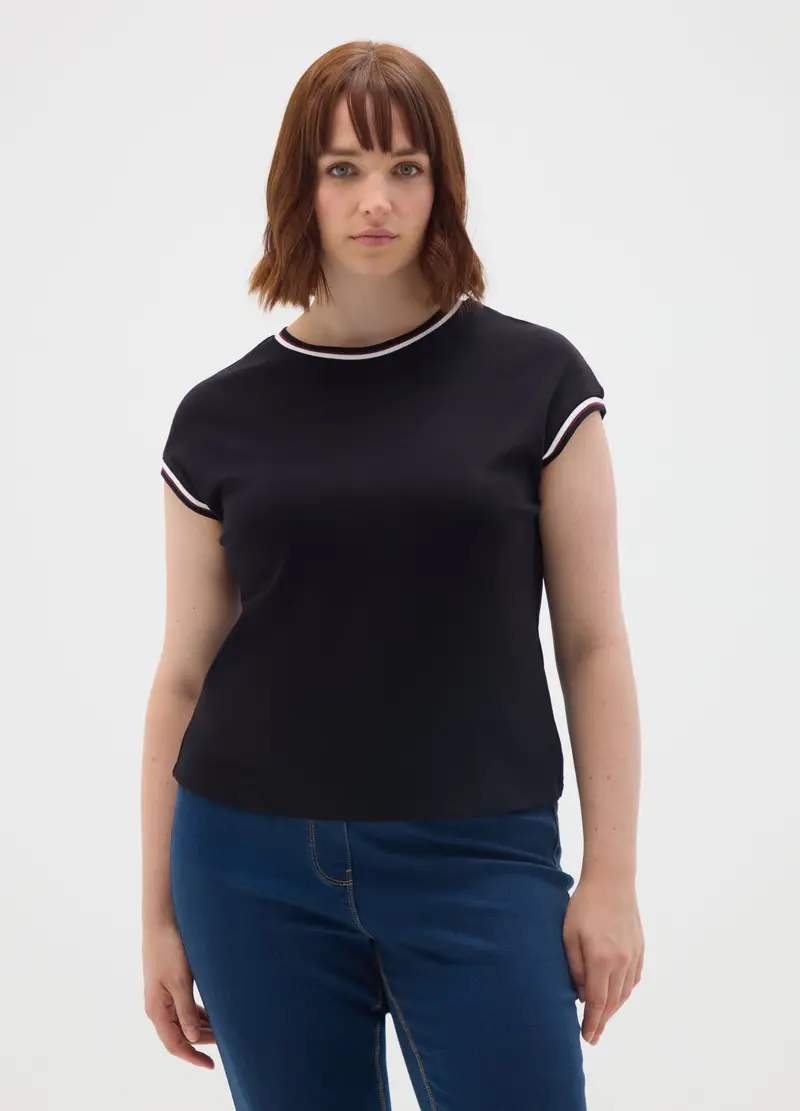 Maglia Nera Elasticizzata A Maniche Corte, Donna, Nero