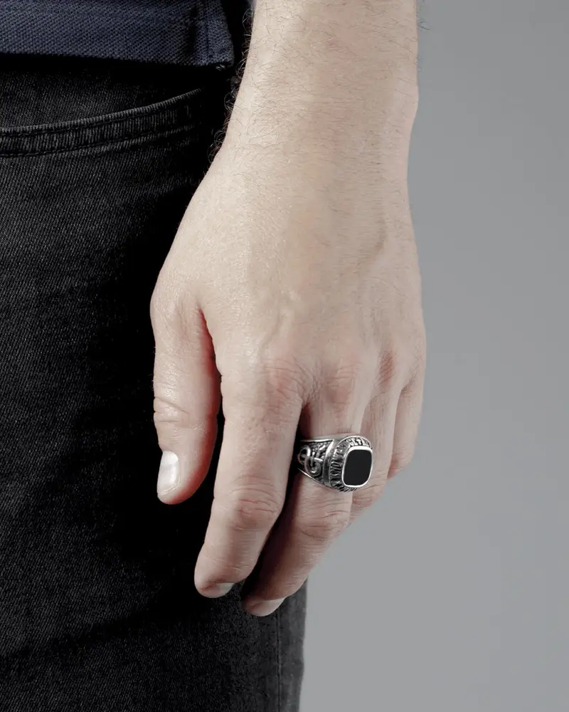 Anello Celebrativo Quadrato Personalizzabile In Argento miniatura 2