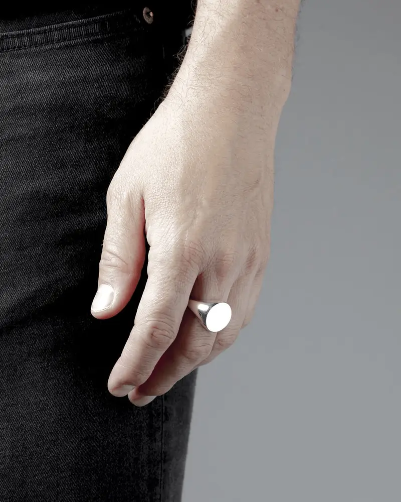 Anello Chevalier Tondo Con Incisione Personalizzata miniatura 2