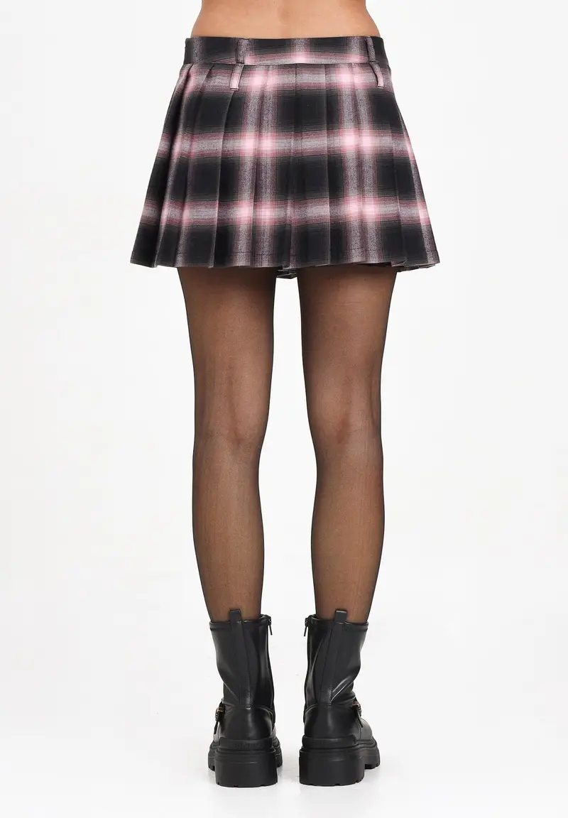 N21 Gonna corta a pieghe per donna e bambina realizzata in flanella con fantasia a quadri rosa e nera miniatura 3