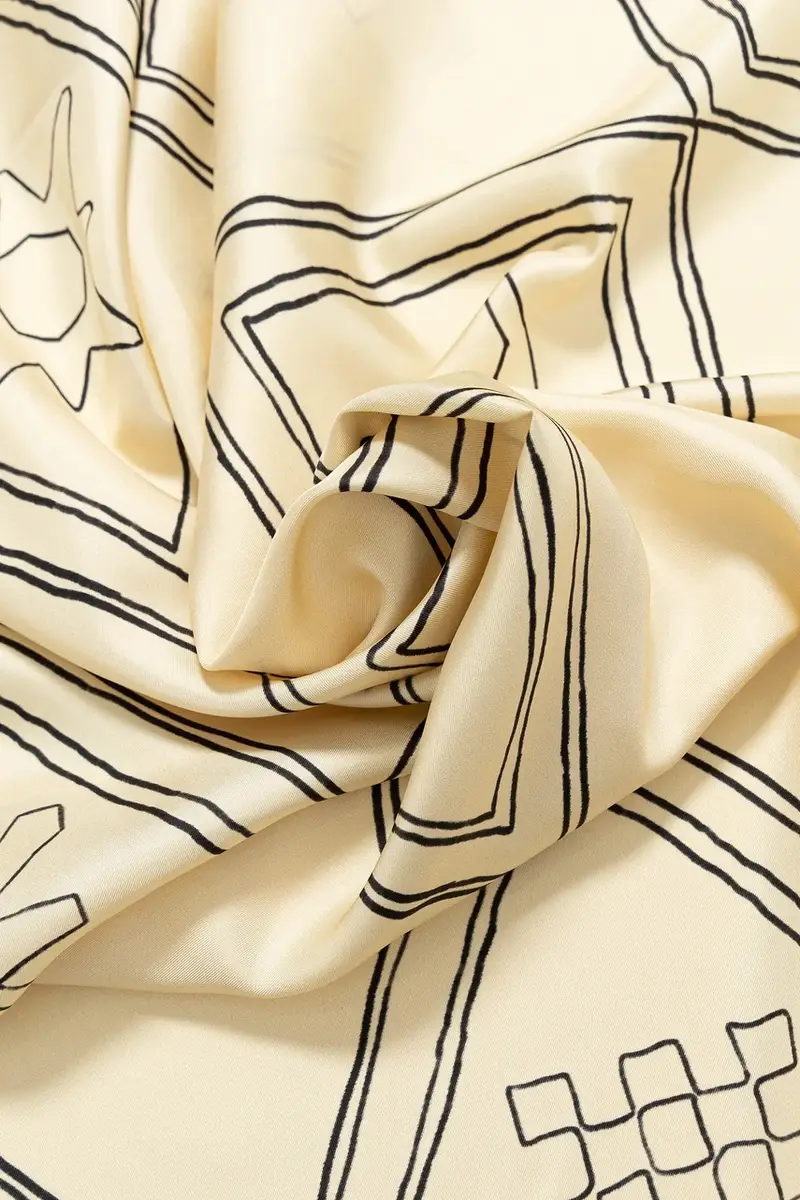 scialle in seta colore beige NU25PFSC00505 miniatura 2