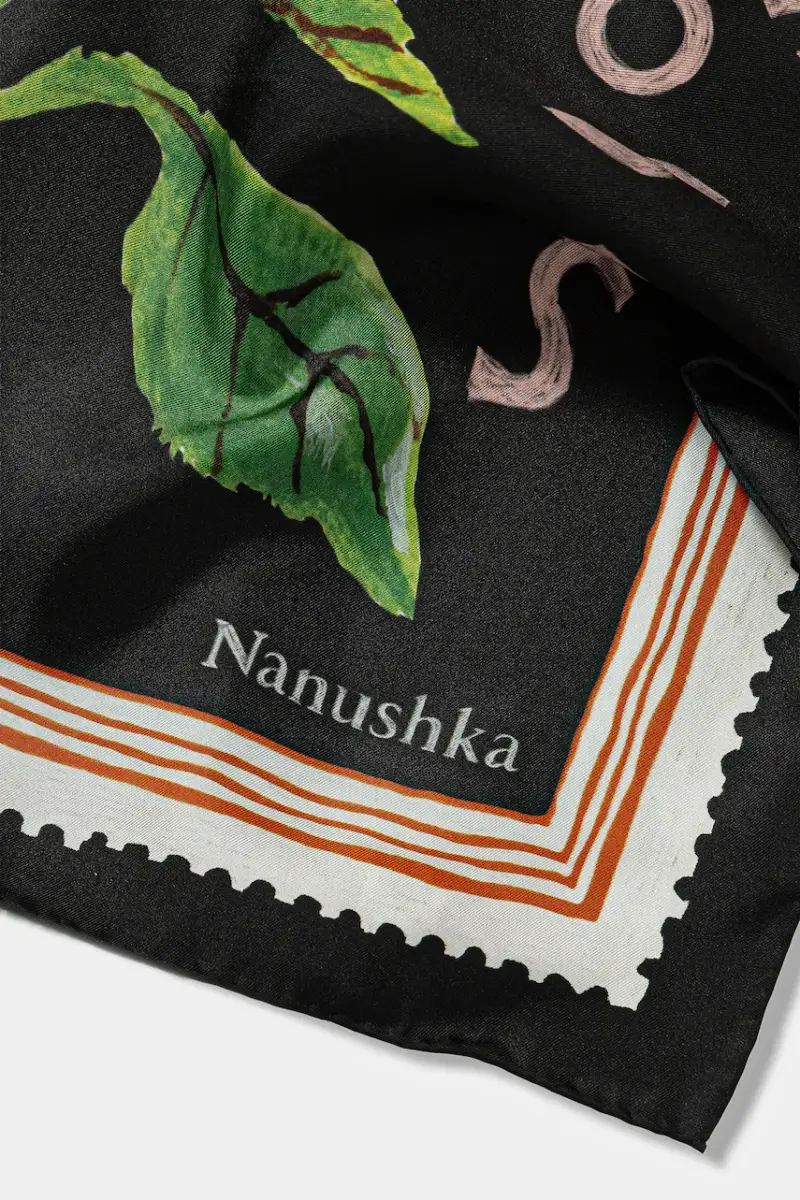 scialle in seta colore nero NU25PFSC00299 miniatura 2