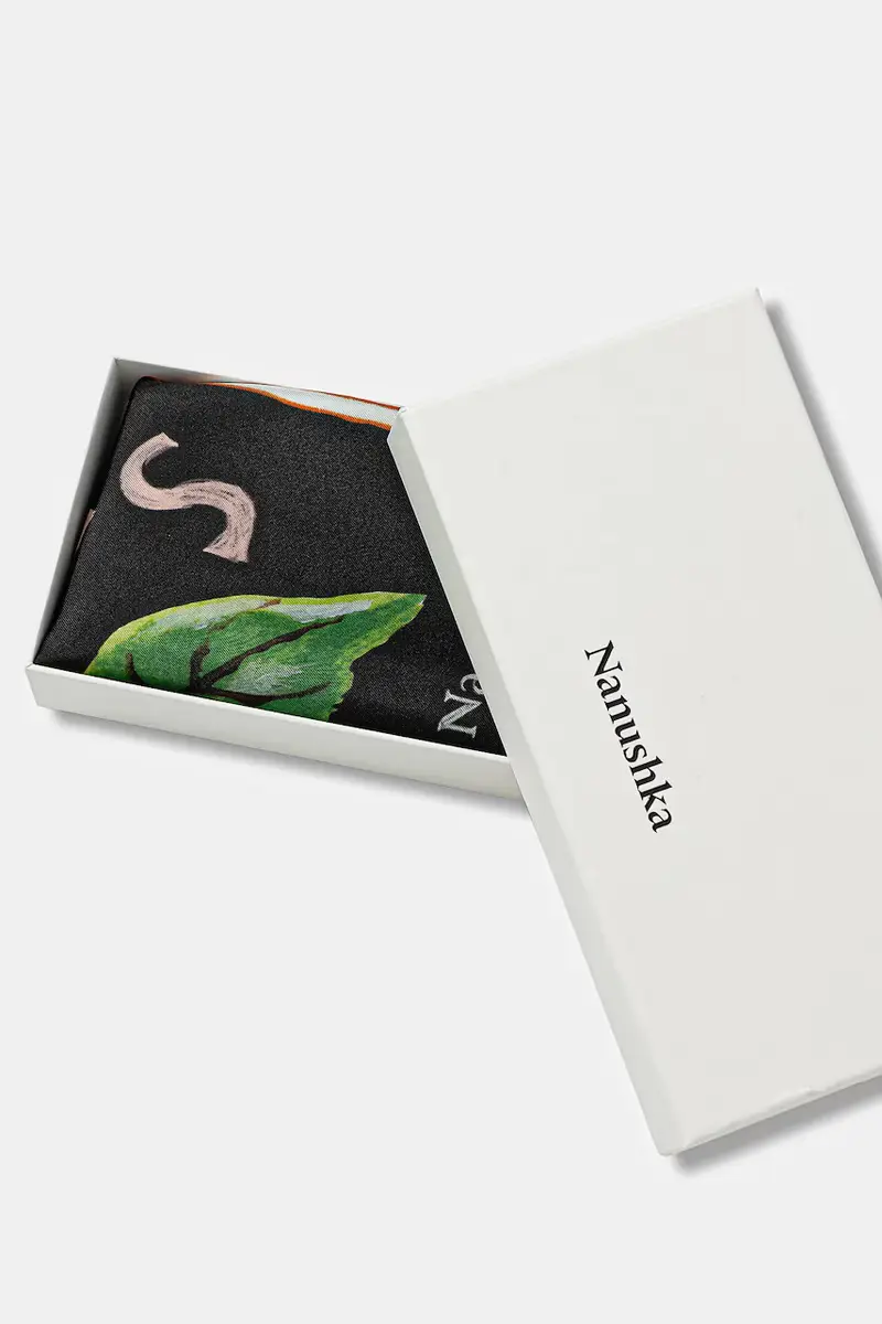 scialle in seta colore nero NU25PFSC00299 miniatura 3