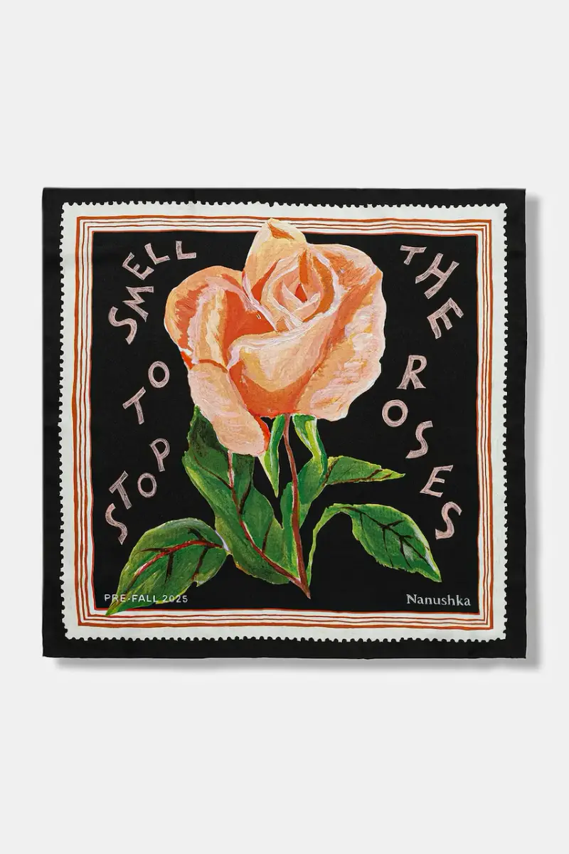 scialle in seta colore nero NU25PFSC00299