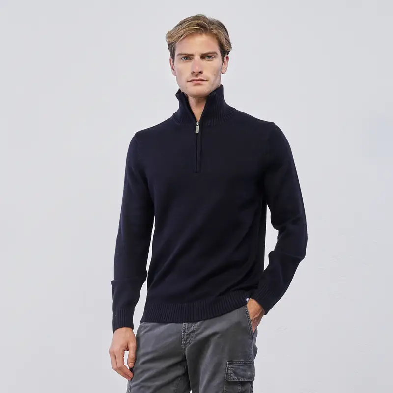 Maglioncino blu da uomo con scollo con zip