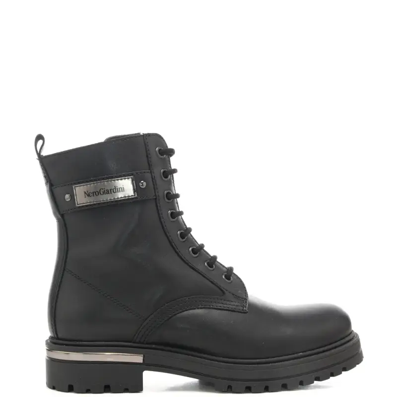 anfibi da bambina con tag logato sulla parte esterna neri