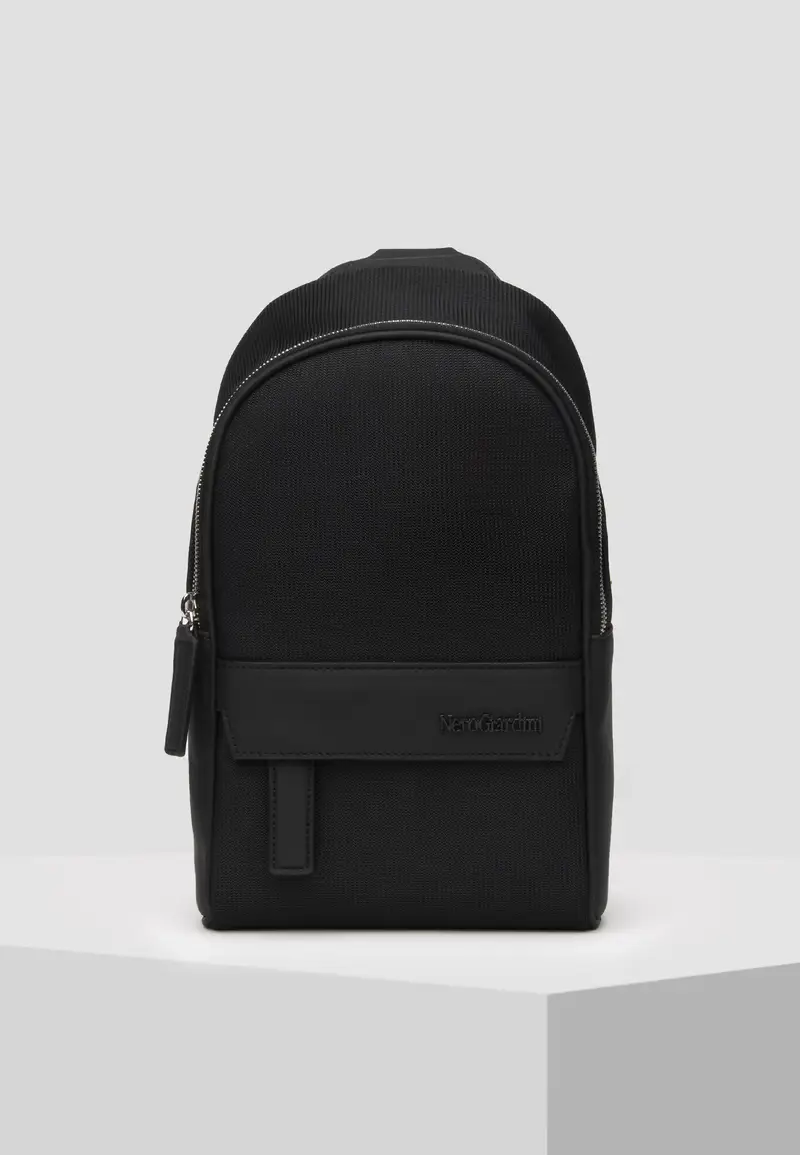 NeroGiardini Outlet Zaino da Uomo in Tela e  Materiale Tecnico - Nero