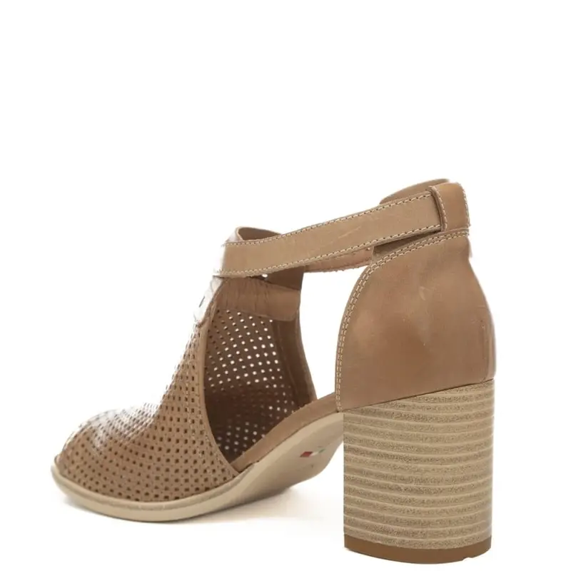 scarpe da donna con tomaia traforata e design semi aperto beige miniatura 3