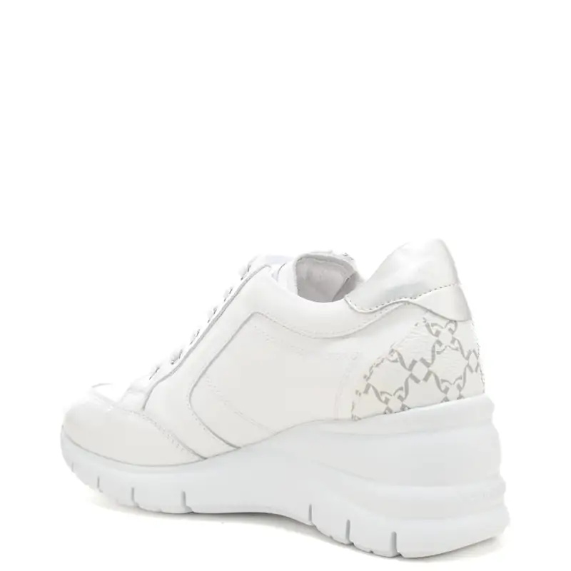 sneakers da donna con stampa logo monogram geometrico sul retro bianche miniatura 3