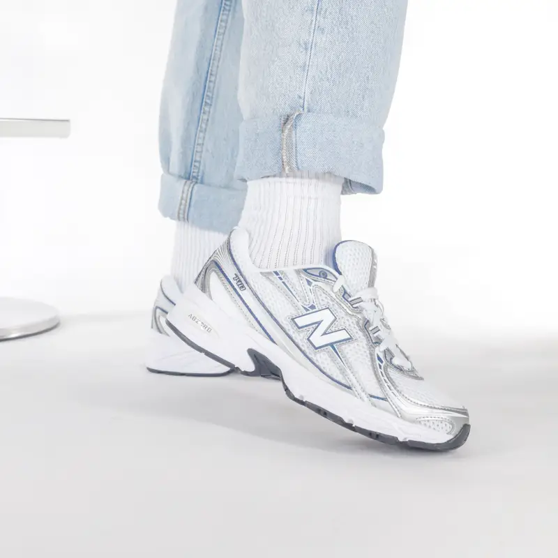 740 Bianco Argento Blu