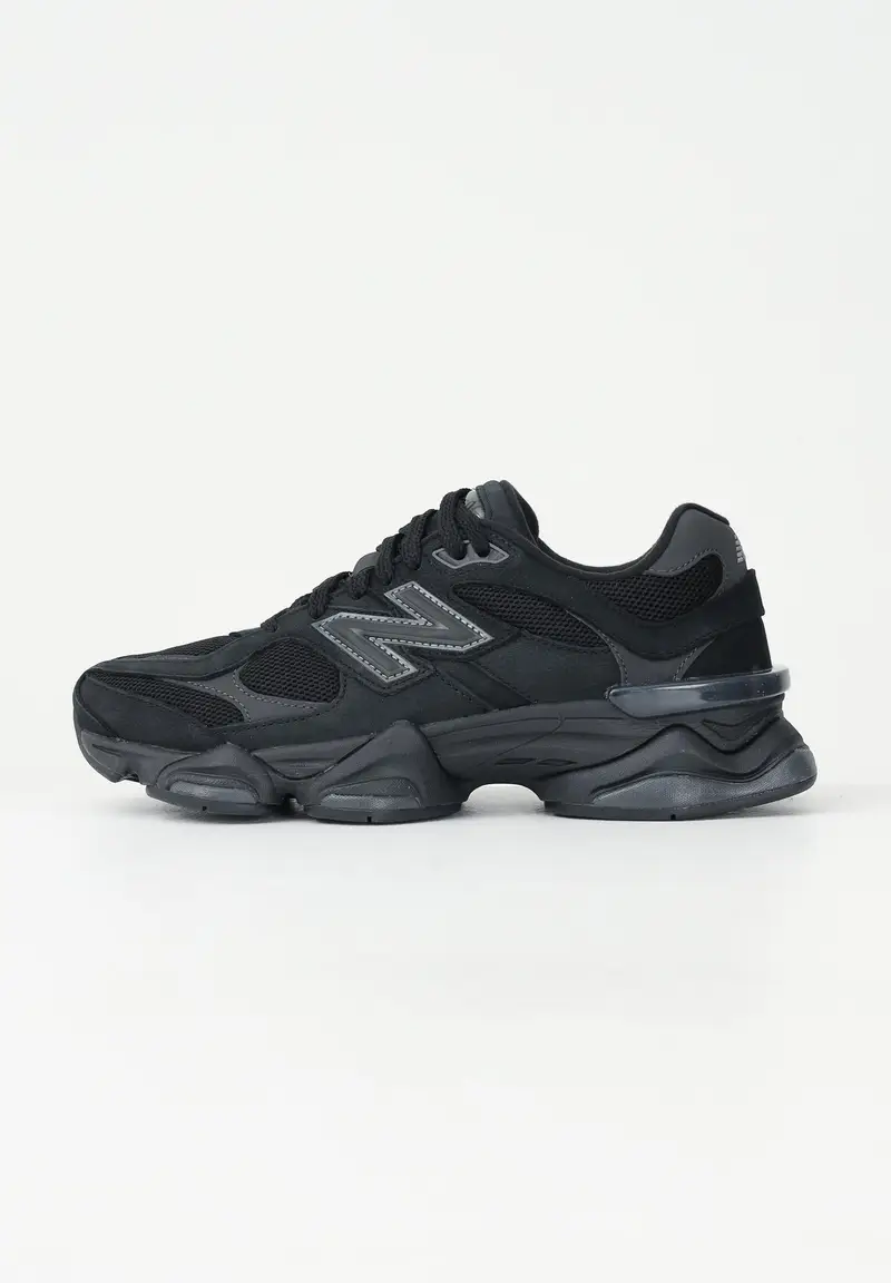 NEW BALANCE Sneakers 9060 nere per uomo e donna